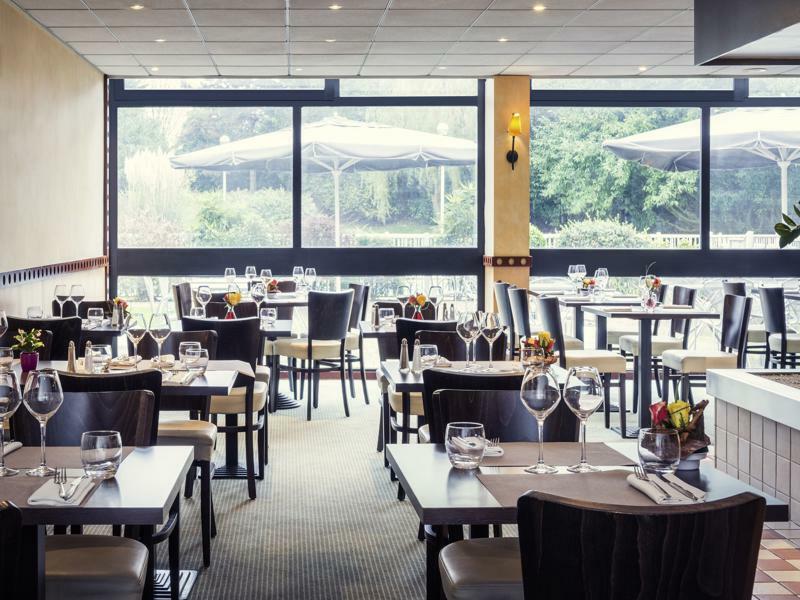 Mercure Paris Le Bourget Aeroport Ле Блан-Менил Екстериор снимка
